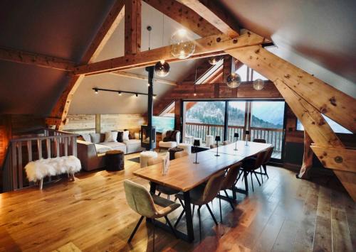 Moontain Lodge