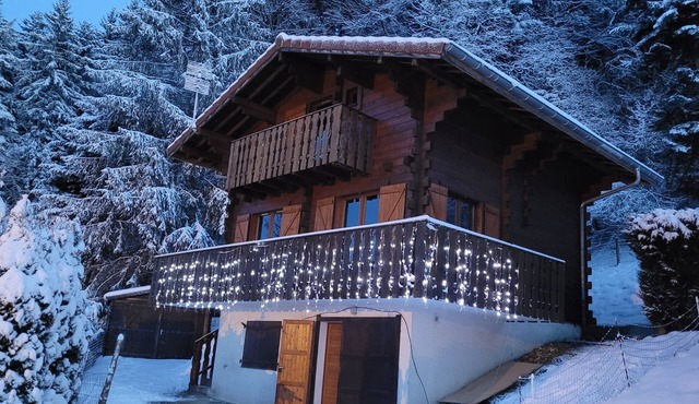 Mountain chalet 6 pers resort Thollon-les-Mémises vue lac Léman cosy/calme