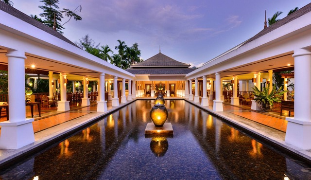 Naithonburi Beach Resort