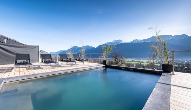 New Chalet Bamboo