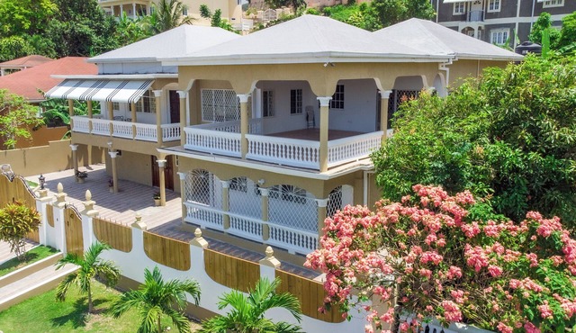 North Ritz Villa - Second Floor - 3 Bedroom Apartment