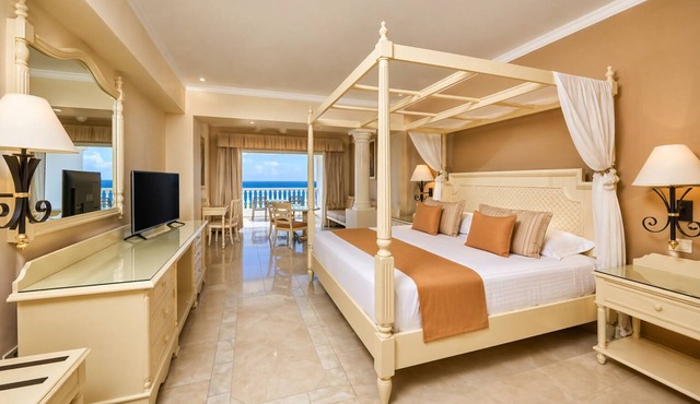 Oceanfront Adults-Only Escape .Luxury Suite + All-Inclusive + 24hr Service