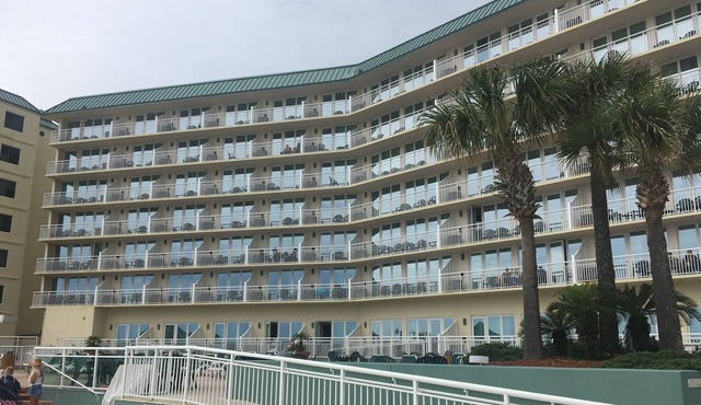 Oceanfront Premium Room 2 Bed 2 Bath, Sleeps 6 in Ormond Beach