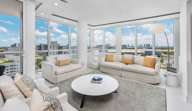 Oceanview Private Condo at The Setai -190102