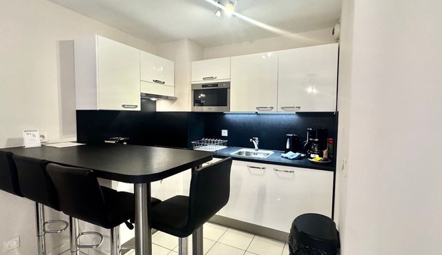 Pallazzio 2, 5 minuts walking distance from Beacheswith terrace and parking