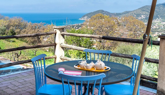 PANORAMIC APARTMENT IN ANCIENT FARMHOUSE - 4 PAX