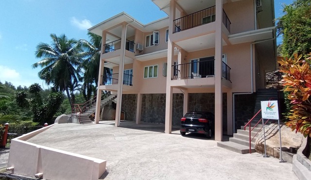 Peace In Paradise with mountain view and walking distance to the beach