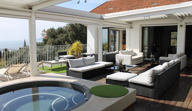 Penthouse apartment sea view, large terrace with jacuzzi