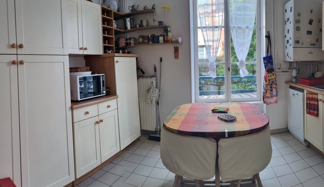 -Plein Centre- Comfortable-Spacious-3 Bedrooms-