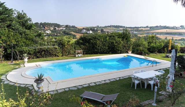 Prestigious apartment with two double bedrooms in a Relais with a pool