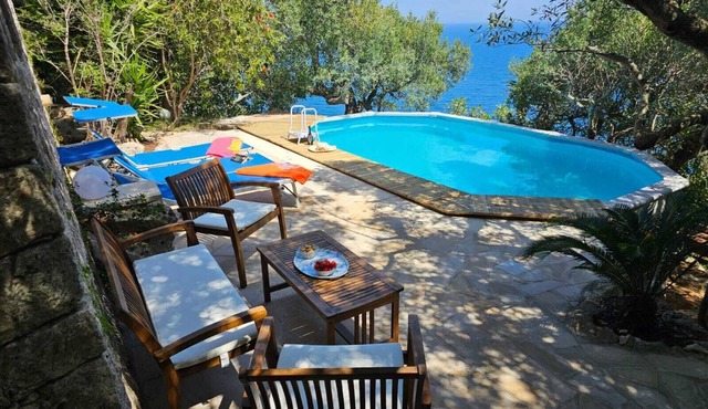 Primaluce, villa overlooking the sea, with exclusive pool, in complete privacy.