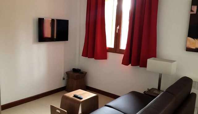 Private accommodations! Soundproofed rooms + well equipped kitchen