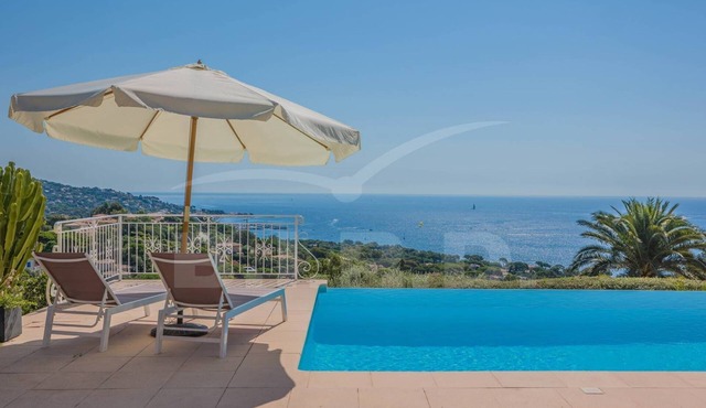 PRIVATE ESTATE - SEA VIEW - CLOSE TO THE BEACH - SWIMMING POOL - 4 BEDROOMS