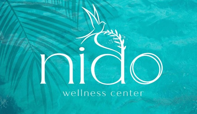 Private twin room, shared bathroom, parking, and beach club