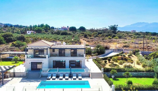 Private Villa with Eco Pool, Pickleball & Sea Views