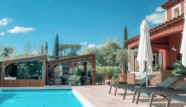 Provençal villa in the heart of the Maures