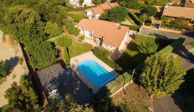 Provencal villa sleeps 8 + pool