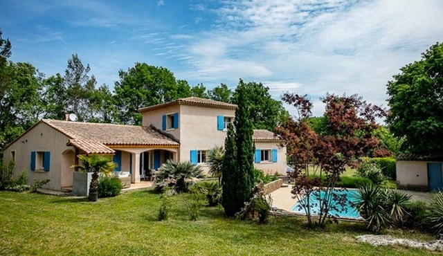 Provencal villa with private heated pool, terraces, gardens in Draguignan