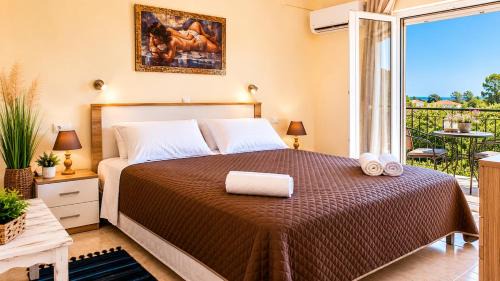 Queensize bed a walkaway to pythagorio city center