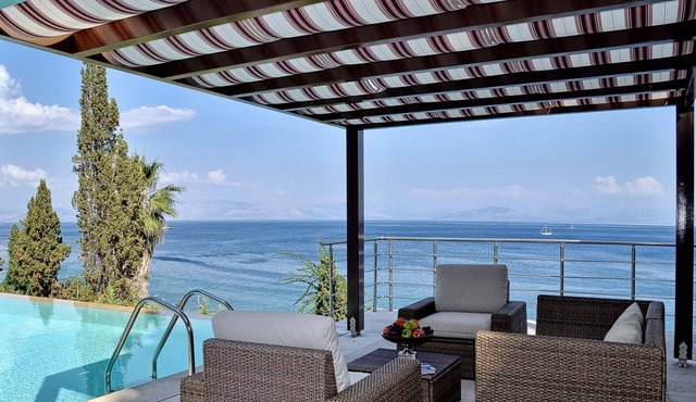 R 1388 Villa with BBQ, Home cinemas & Outdoor lounge