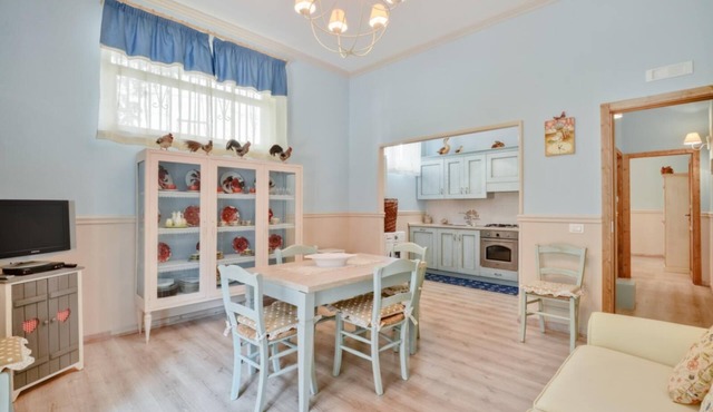 Raggiola Poolside Apartment with private parking and garden
