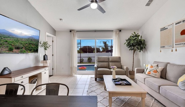 Relaxing Stay: Private Pool,King size master,Mins to Eateries, 15 to Attractions