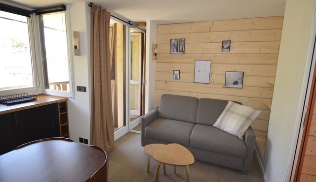 Renovated studio at the foot of the slopes with balcony and equipped kitchen