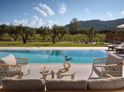 Reveria Villa, a 1500m2 Private Poolside Stay, By ThinkVilla