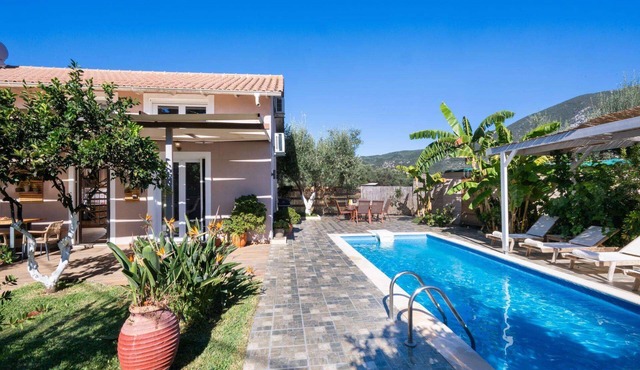Rigilis - Two Bedroom Villa, Sleeps 4