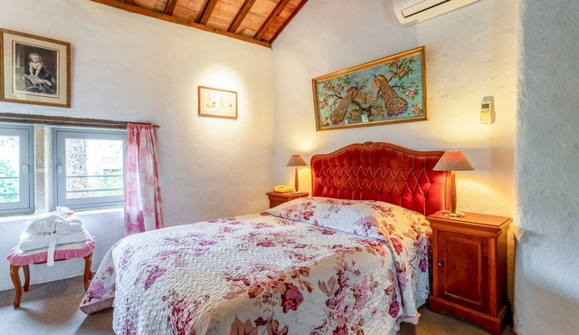 Room 'Chambre 21' with Shared Pool, Wi-Fi and Air Conditioning