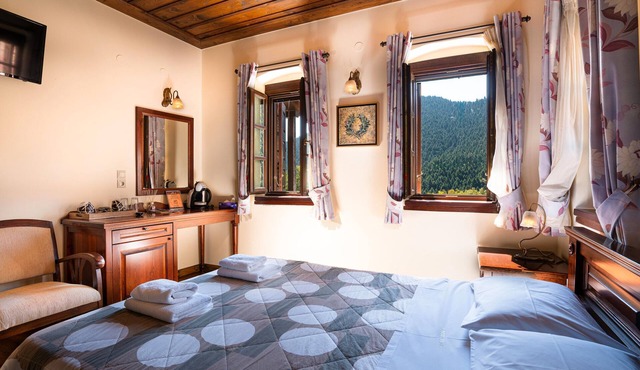 Room 'Double -Morea' with Mountain View, Private Terrace and Wi-Fi