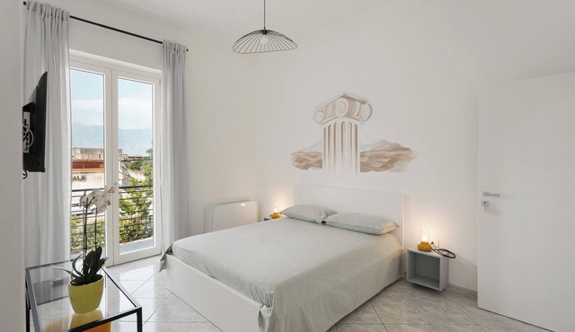 Room 'Pompei' with Shared Terrace, Wi-Fi and Air Conditioning
