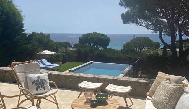 Saint-Tropez sea-view paradise, private swimming pool, 3 min from beach