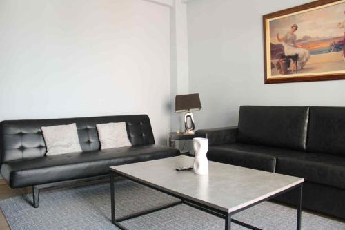 Sarris apartment