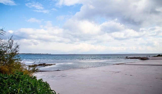 Sea view apartment near ATHENS AIRPORT