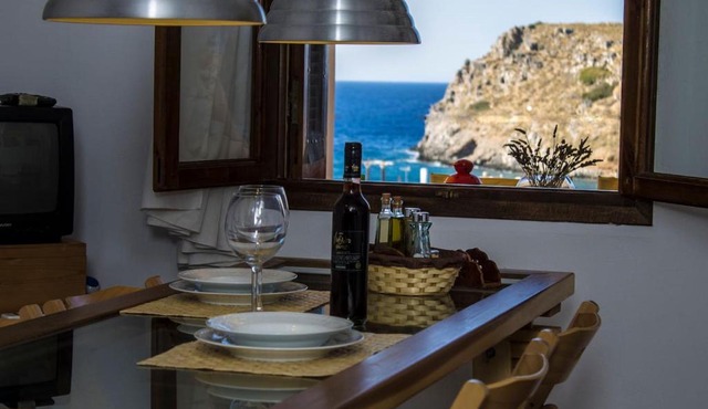 Seaview Symphony Appartments-Yiannis