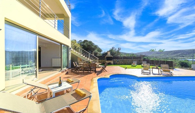 Secret Escape Villa Heated Pool and Jacuzzi