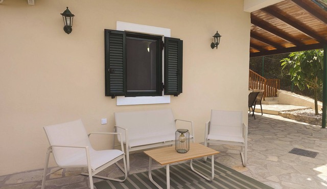 Serene Family House with Mountain & Sea Views – Close to the Beach