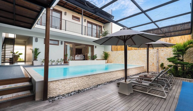 Serene Lux 4BR Villa w/Open Living – Jimbaran