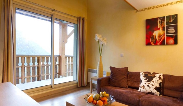 Ski at foot with Balcony! #116