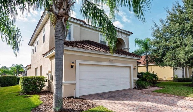 South Facing Family Vacation Home 4BR 4BA Pool & Resort Amenities