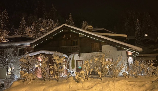Spacieux et Chaleureux Chalet Joyeux Flocon: 7 Chambres, 6 Douches et 6 wc