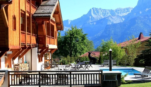 Spacious chalet 15 minutes from Megève and facing Mont Blanc!