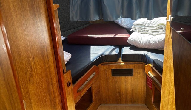 Spacious houseboat at the port - 8 guests