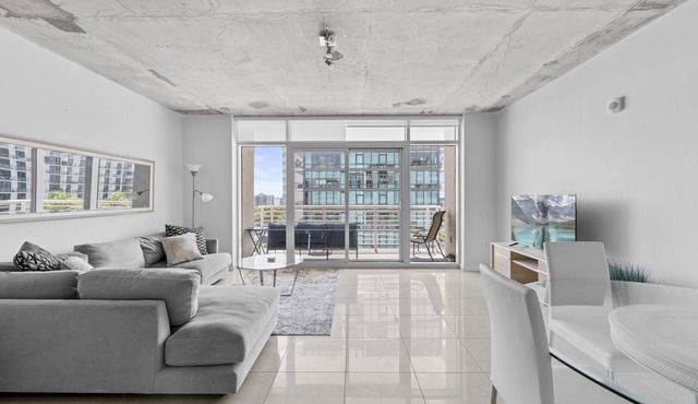 Spacious & modern 2bd/2ba in Heart of Midtown!
