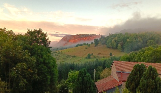 Spacious mountain home for families and groups in the Haut Jura!