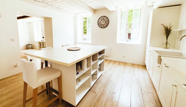 Spacious T3 - Swimming pool 2 min away - Heart of the village