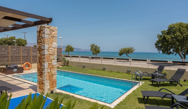 Steps from Maleme beach, walking distance to shops, private pool!