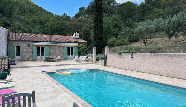 Stone country house in absolute peace and quiet! 100% private house and pool