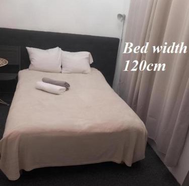 Studio 11T Sleeps 2 with WiFi